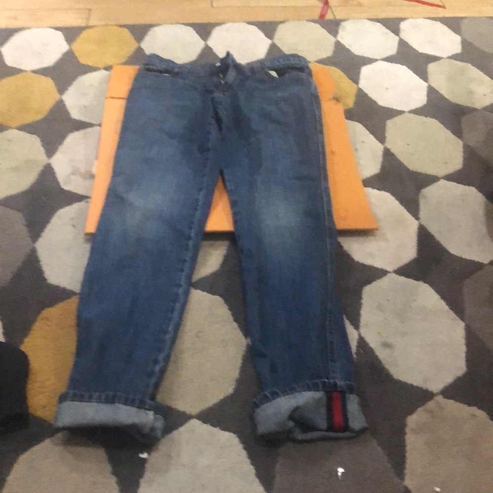 I am in the Gucci in the selling $300